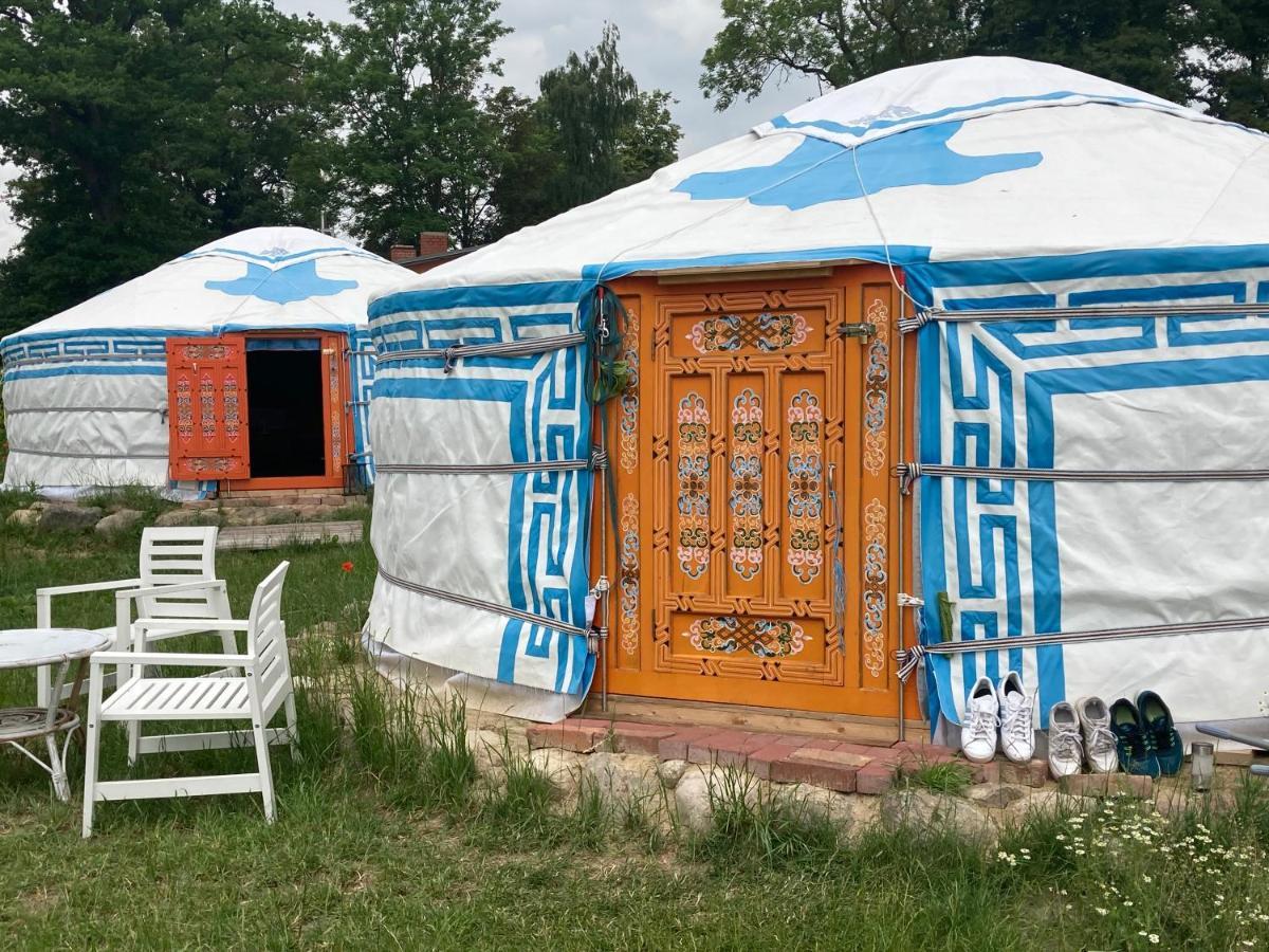 Mongolische Jurte Im Art.Quartier Hotel Velgast Kültér fotó